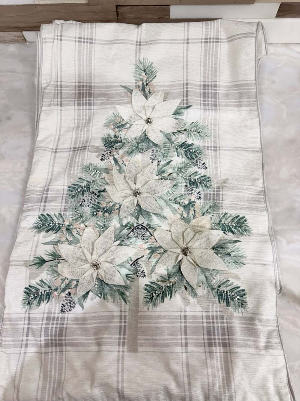 Cynthia Rowley Poinsettia 72